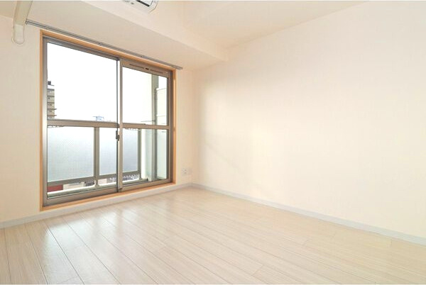 Gramercy Juso-higashi 2ndの洋室