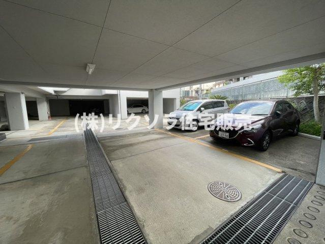 星和菊ヶ丘ハイツの駐車場|敷地内駐車場
■物件内覧・資金計画相談・住宅ローン相談、リフォーム相談、お問合せ受付中■
※当日・翌日のご内覧、ご相談はお電話でのお問合せがスムーズです！