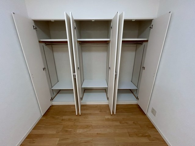 アーデンタワー福島ウエストの洋室