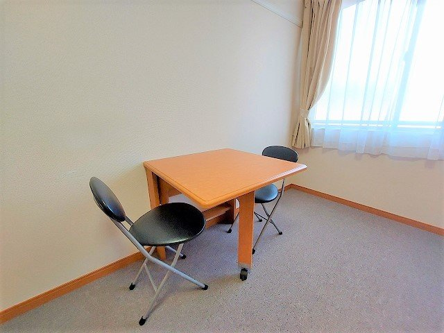 レオパレス田代のその他|テーブル・椅子設置済