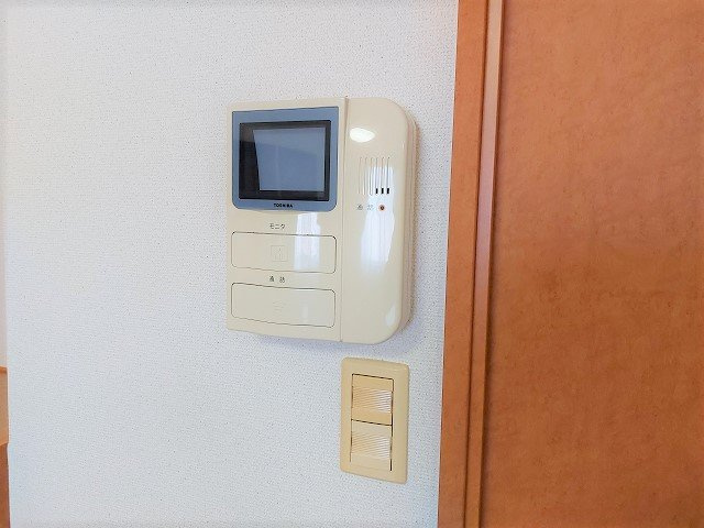 レオパレス田代のその他|モニター付きインターホンでお客様を確認できます。