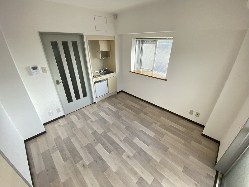 神戸市兵庫区上沢通７丁目の賃貸マンションの内装|洋室