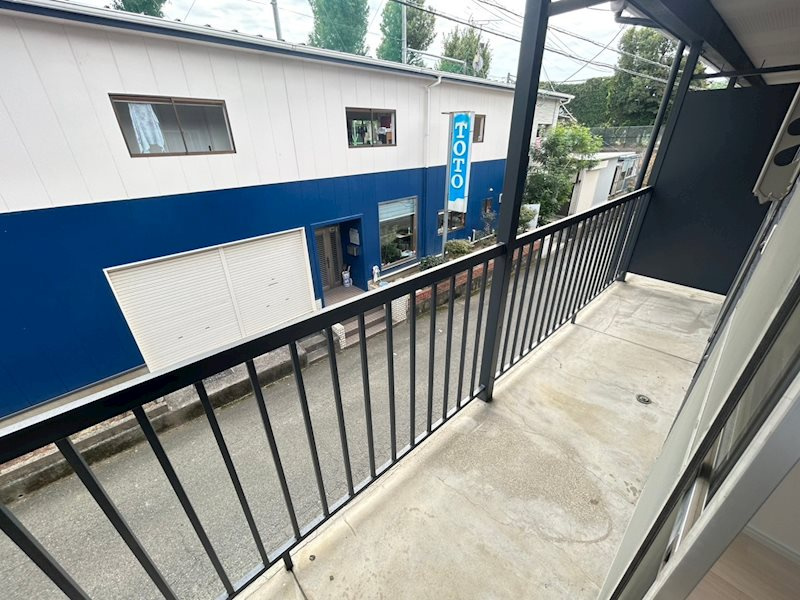 熊本市東区上南部２丁目のアパートのバルコニー
