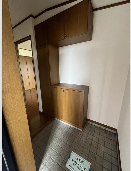 レアールネムスの玄関