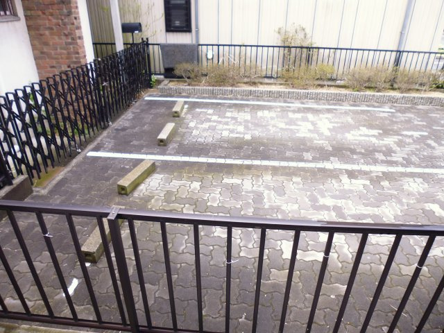 ハイツ子午線の駐車場