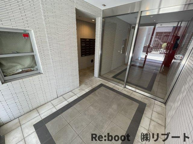 S-FORT本八幡Mairieのエントランス