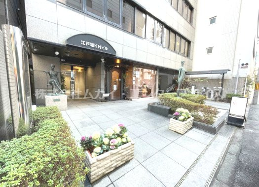 江戸堀KNビルのエントランス