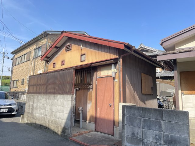茨木市戸伏町13-18　貸家
