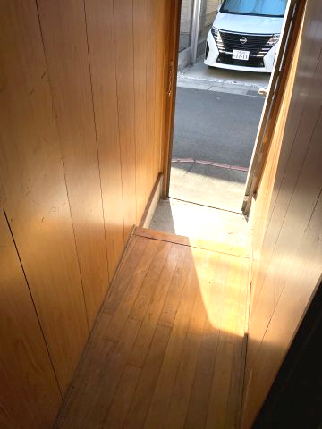 茨木市戸伏町13-18　貸家の玄関|シンプルで使いやすい玄関です