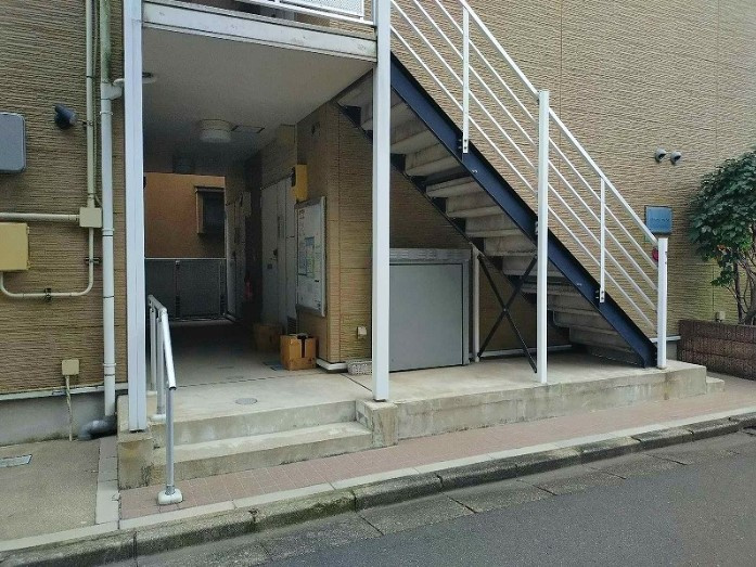 レオパレスプランタンソレイユのエントランス