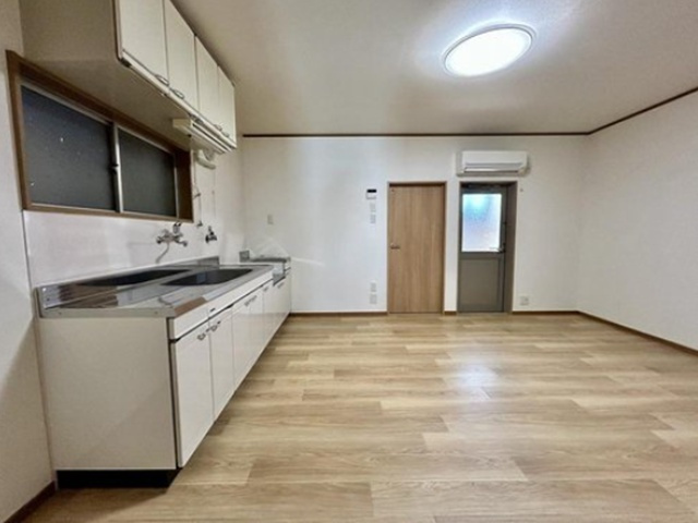 【居間・リビング】 | 山科区西野山南畑町　中古戸建
