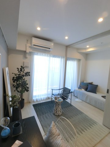 ザ・パークハビオ行徳駅前の居間・リビング