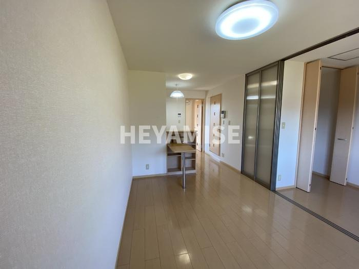 インター池田Ⅱの居間・リビング