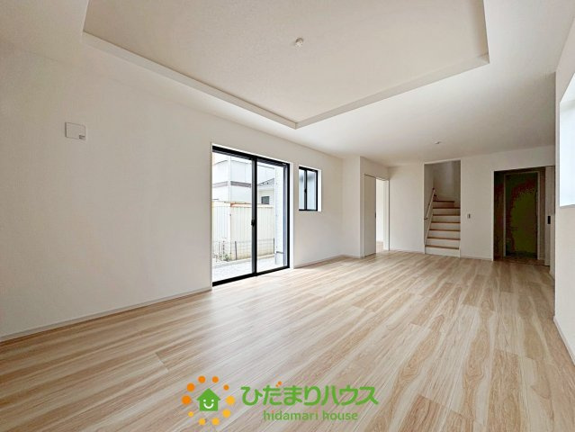 蓮田市桜台４期　新築一戸建て　リガーレの居間・リビング