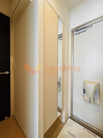 フェアプラッツ　B棟の玄関|明るい玄関です