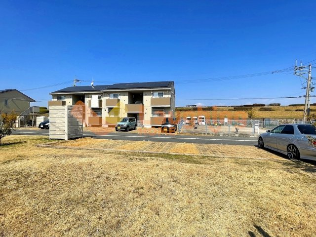 フェアプラッツ　B棟の駐車場|車をお持ちの方に嬉しい駐車場付きの物件です