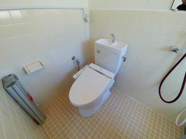 シャトー六甲（山田町）のトイレ