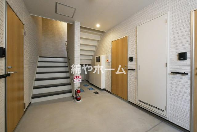 クローバー・シエル長居公園のロビー|清潔なロビーです