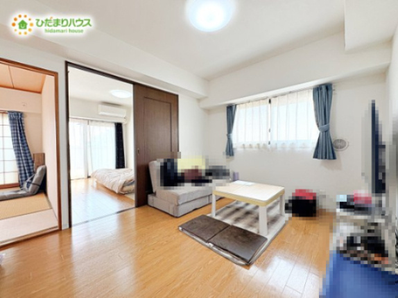 レクセル熊谷　の居間・リビング|日当たり、風通しが良く、自然とリビングに集まりたくなるような空間です！