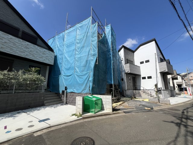 緑区長津田2丁目2期新築戸建の前面道路含む現地写真