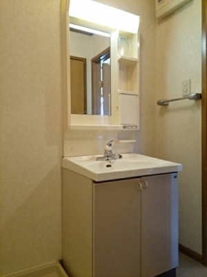 【洗面所】 | パールハイツＣ | スペースが確保できる洗面所です
