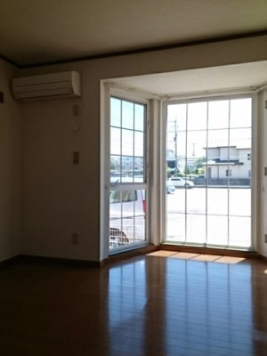 【内装】 | パールハイツＣ | 明るい色調の室内です