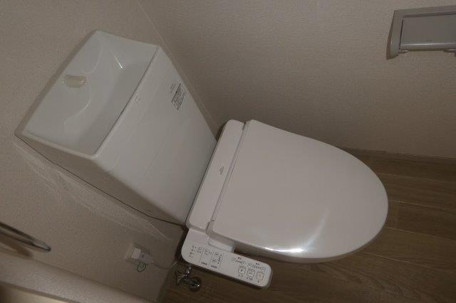 プレジール貝吹のトイレ|ウォシュレット（便器共新品）