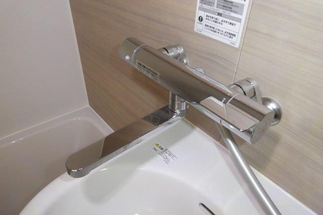 プレジール貝吹の浴室|サーモスタッド付き水栓