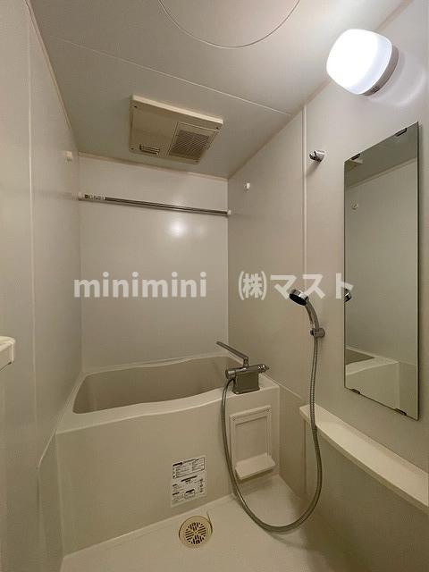 アーデン谷町の浴室