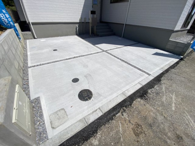 【駐車場】 | 八重瀬町港川（全2棟）ラスト2号棟 | 2号棟　並列駐車2台可♪