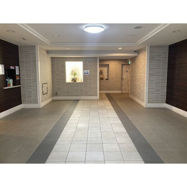 エステムコート八戸ノ里ステーションプレッツのロビー