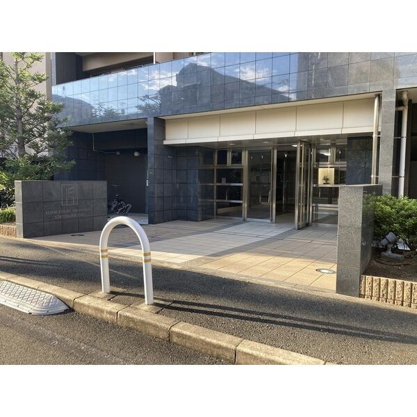 エステムコート八戸ノ里ステーションプレッツのエントランス