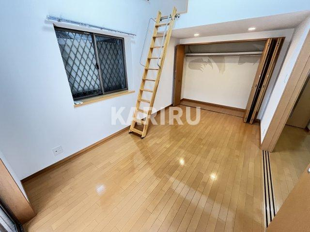 ルナコートの洋室|同物件別部屋の写真です