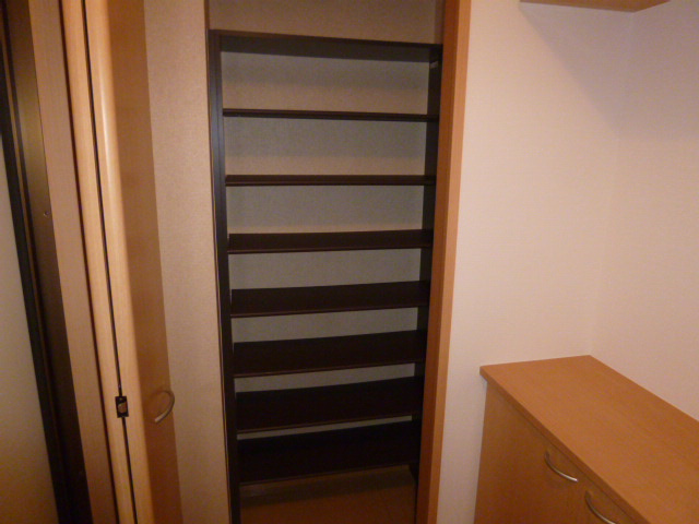 プランタンブルックＢの収納