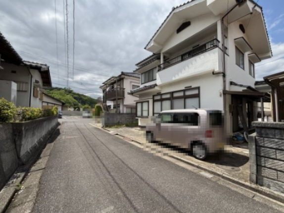 中古戸建　相田4丁目の前面道路含む現地写真