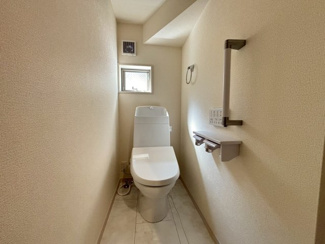 【トイレ】 | 西大路町　新築分譲住宅　全２区画 | トイレ１階と２階の２ヶ所あります！忙しい朝や家族の多いご家庭も安心ですね♪