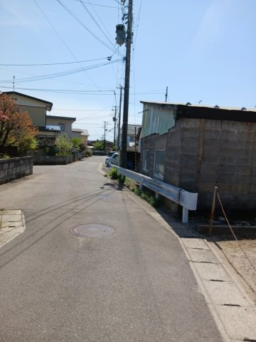 【前面道路含む現地写真】