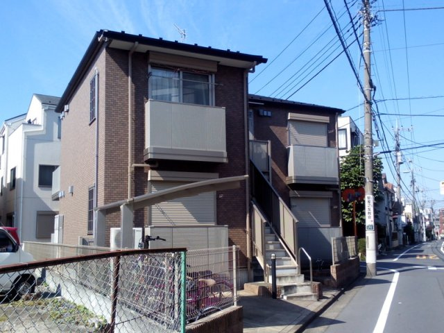 中野区上高田３丁目のアパートの外観