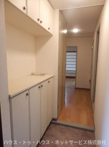 山口ビルの玄関