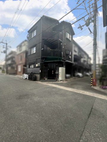 桂南滝川町の前面道路含む現地写真|開放的な角地で、日当たり＆通風良好♪