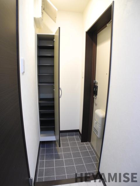 ヒルズHARADAの玄関