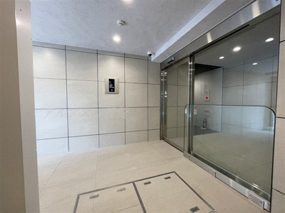 【エントランス】 | スクエアシティ横濱大通公園ＡＺ