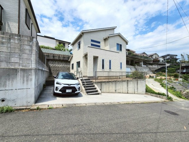 小倉北区熊谷　中古戸建ての外観|平成25年にイシンホームで建築した美邸です♪【小倉北区　中古戸建】