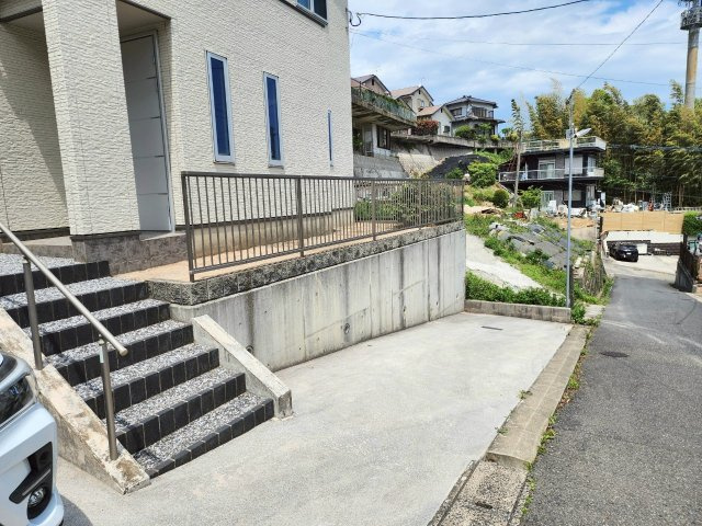 小倉北区熊谷　中古戸建ての駐車場|横付け駐車場♪【小倉北区　中古戸建】