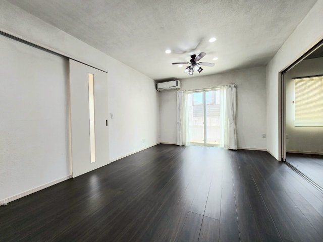 【居間・リビング】の画像