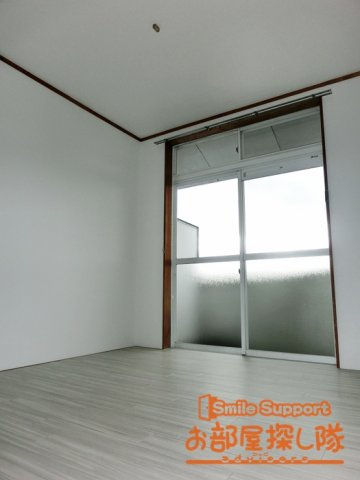 コーポルーブルの洋室