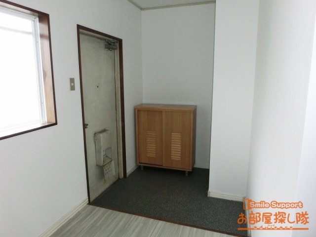 コーポルーブルの玄関