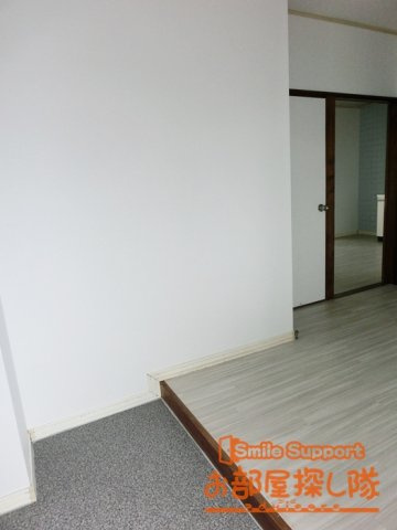 コーポルーブルの玄関