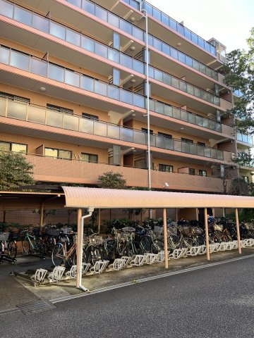 ステイツ三鷹ヴェルパセオの駐輪場