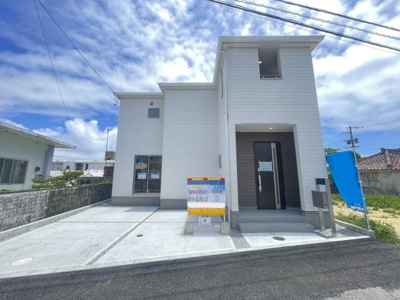 【外観】 | 八重瀬町港川（全2棟）1号棟 | 1号棟　並列駐車2台可♪